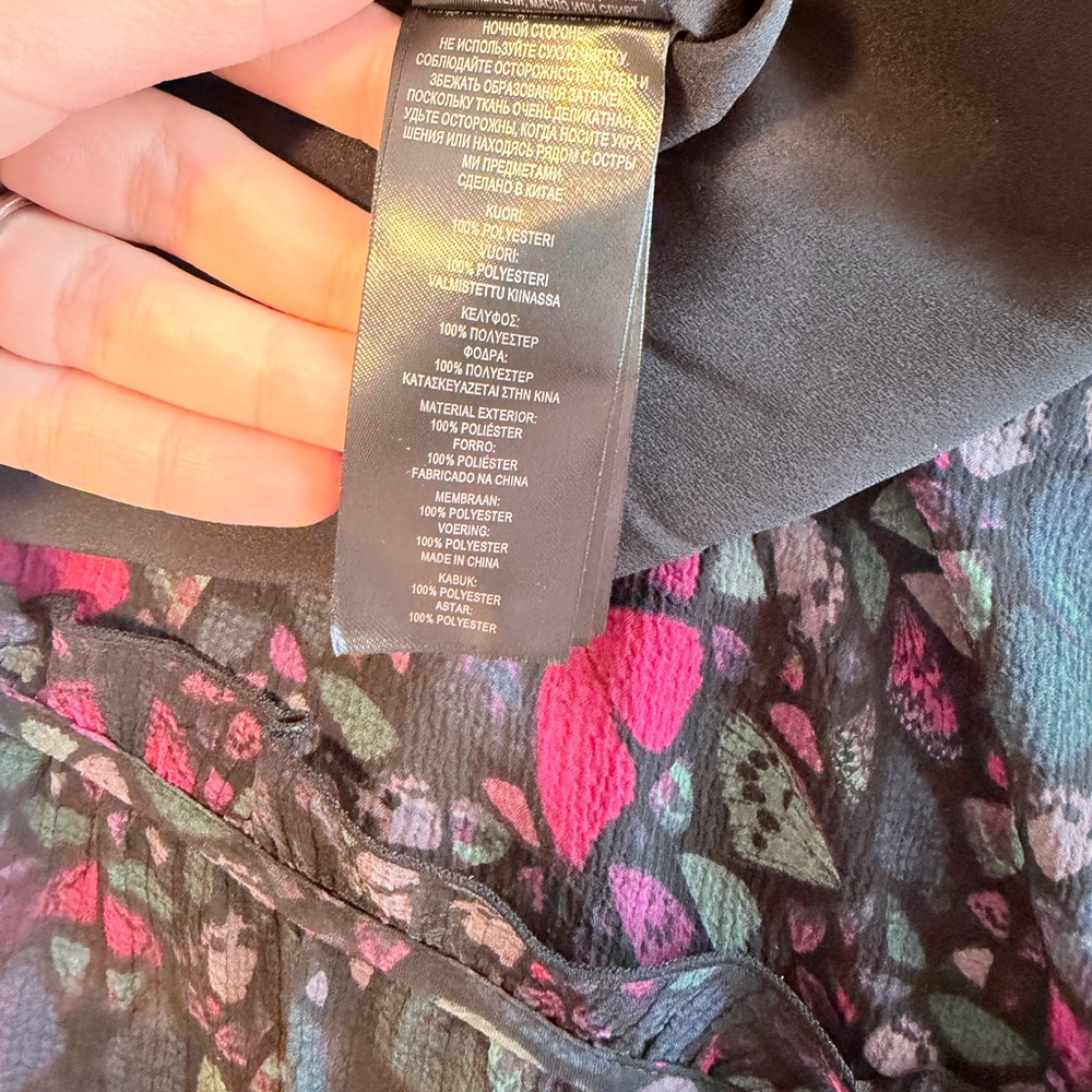 Ted Baker
Ellyah Midi Dress ,Size 1 (2-4 US) - Picture 10 of 10